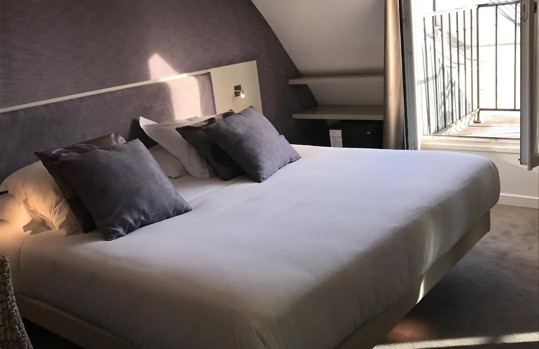 Hôtel Jacques De Molay-1